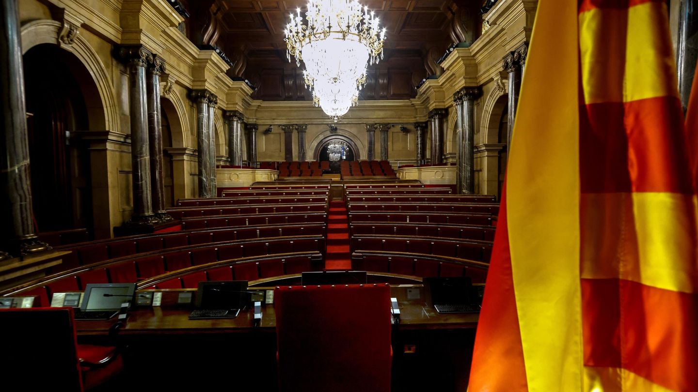 Aspecto del hemiciclo del Parlament de Cataluña. (EFE)
