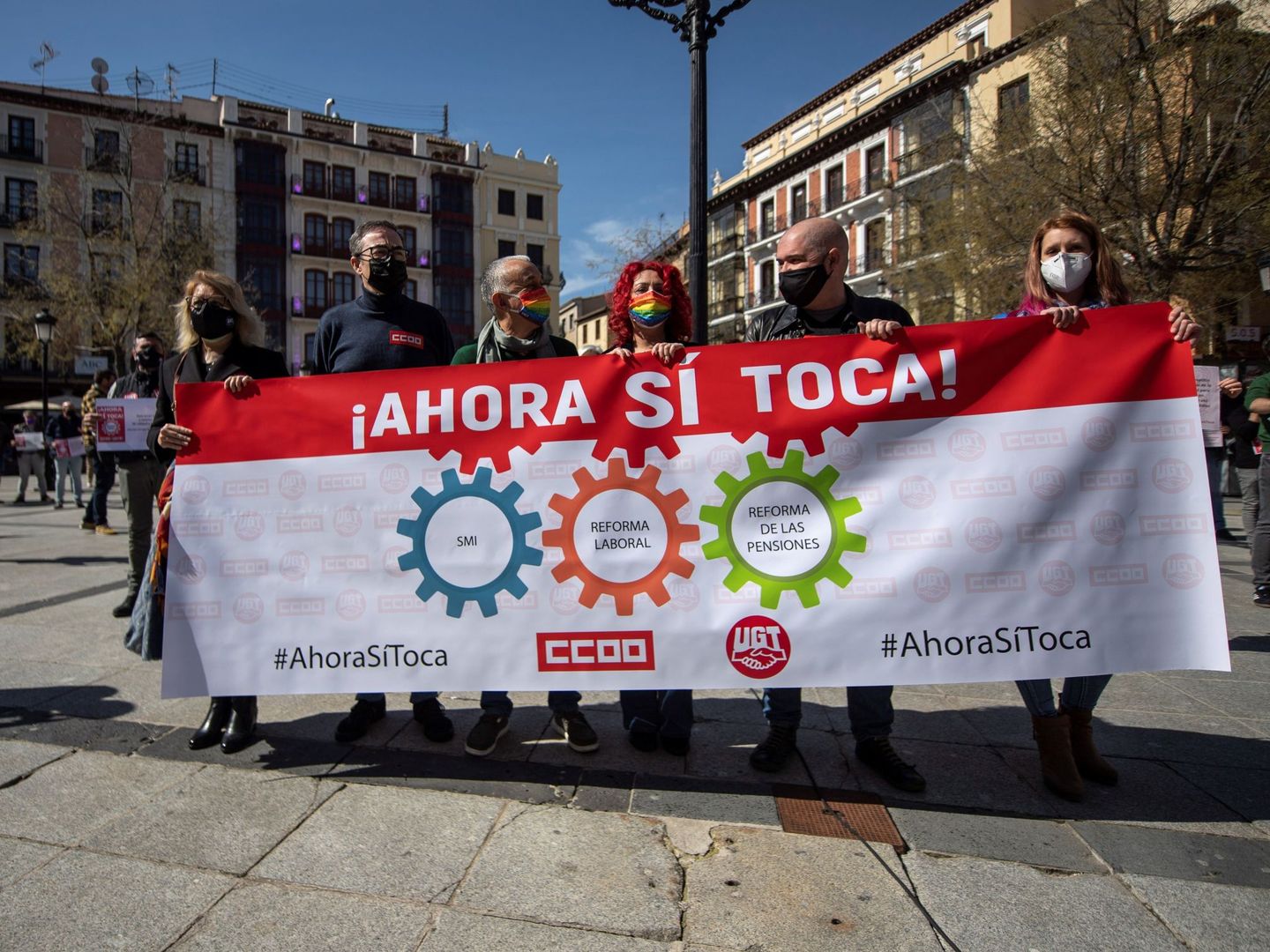 Unai Sordo y Pepe Álvarez participan en la concentración convocada en Toledo. (EFE)