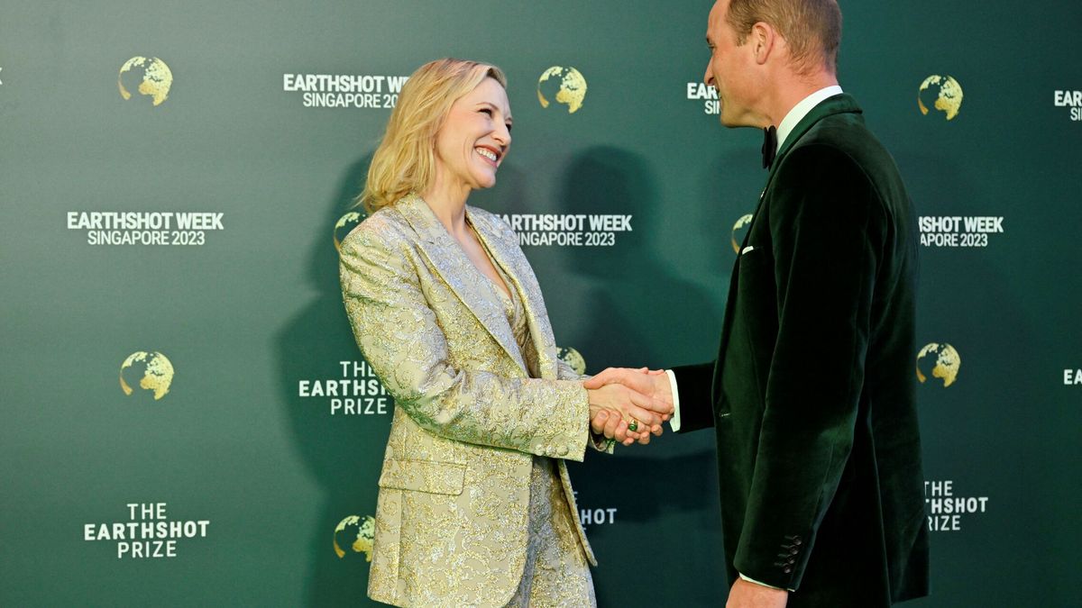 El príncipe Guillermo cambia a Kate por las estrellas de Hollywood en Singapur