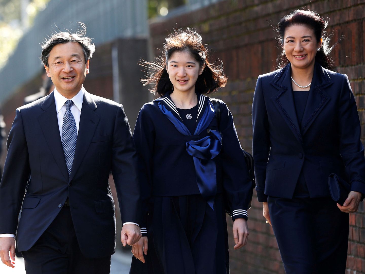 Los emperadores con su hija Aiko. (Reuters)