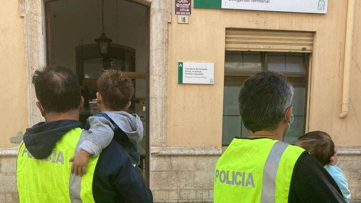 Retiran a dos niños que vivían de forma deplorable en una casa okupa de Málaga