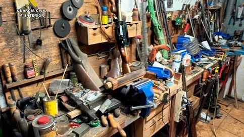 Un taller de armas ilegal en un garaje de Canarias:  1.300 cartuchos de munición y 13kg de pólvora