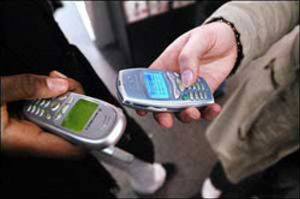 El fin de los SMS: las aplicaciones para 'smartphones' ganan terreno