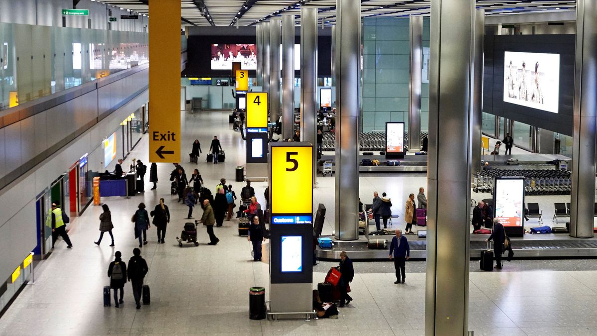 Encuentran tres explosivos en Heathrow, Waterloo y en el aeropuerto de Londres