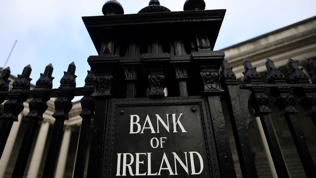Bank of Ireland culpa al techo de los salarios de la marcha de su director financiero