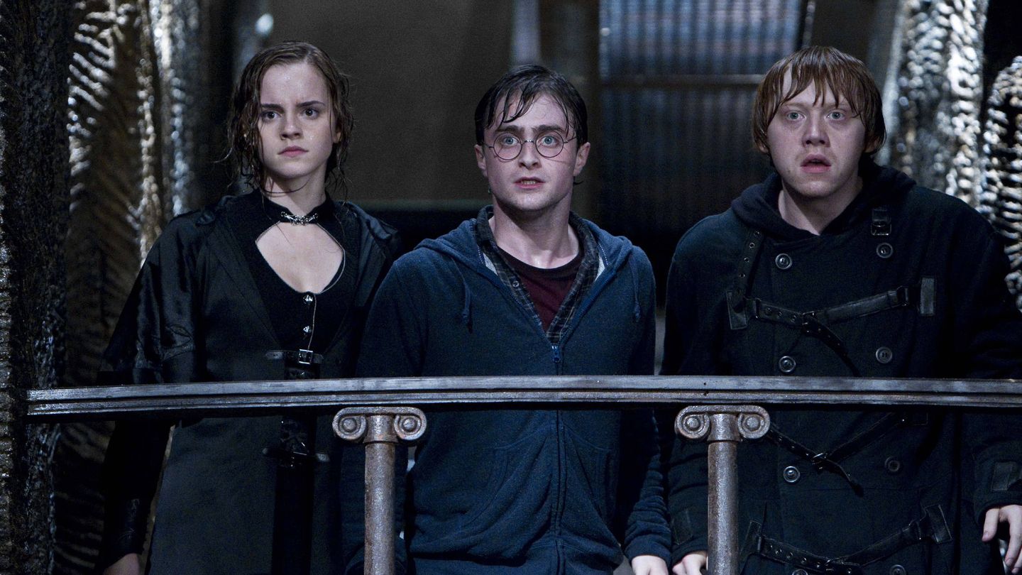 Hermione Granger, Ron Weasley y Harry Potter, durante una escena de la saga. (EFE/Warner Bros.)