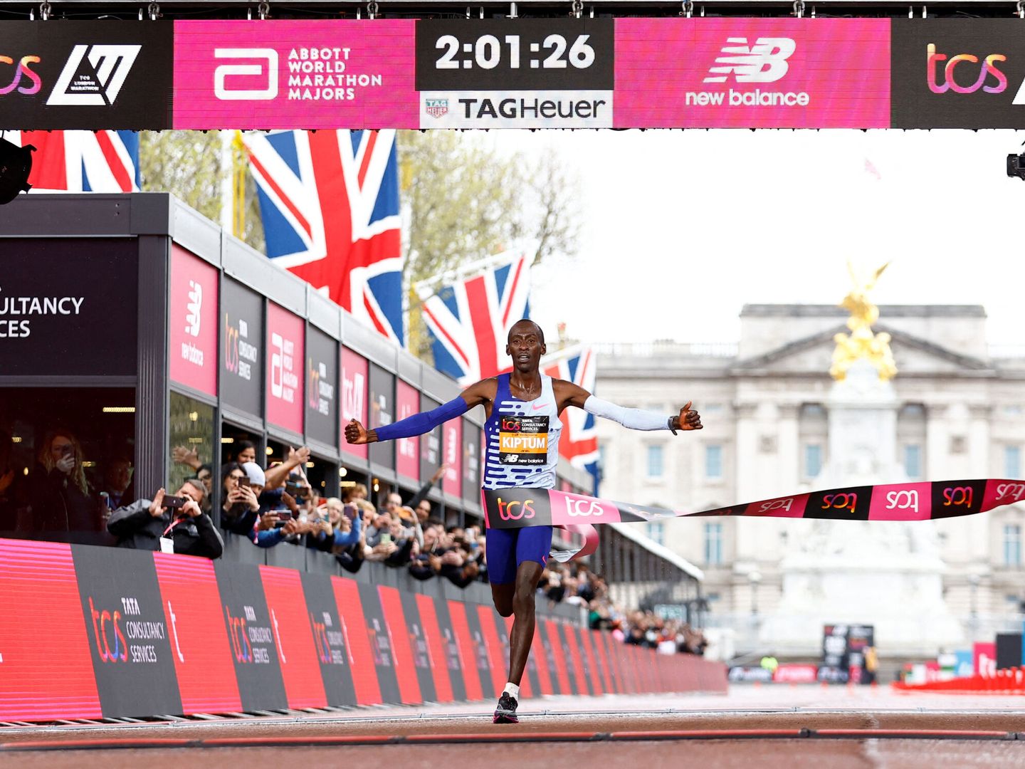 Kiptum ganó la maratón de Londres. (Reuters)        