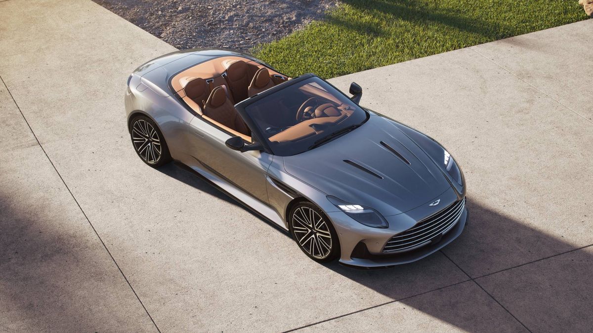 Si soñabas con un Aston Martin DB12 Coupe, el nuevo DB12 Volante incita a la infidelidad