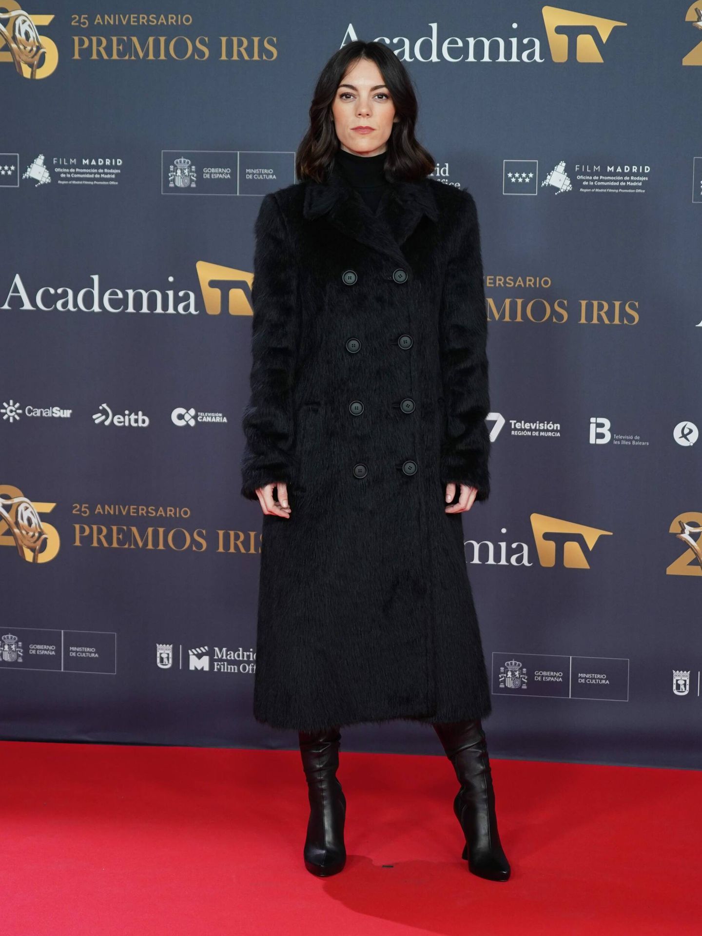 Vicky Luengo a su llegada a la alfombra roja de la gala de los 25 años de los Premios Iris. (Cordon Press)