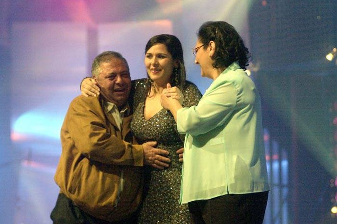 Rosa López en 'OT' con sus padres.