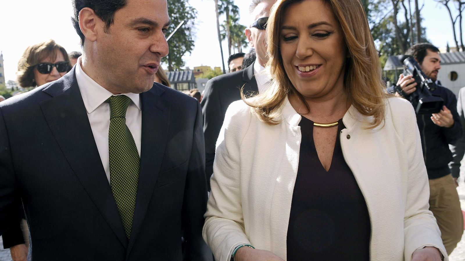Foto: La presidenta en funciones de la Junta de Andalucía, Susana Díaz, y Juanma Moreno Bonilla, del PP. (Efe)