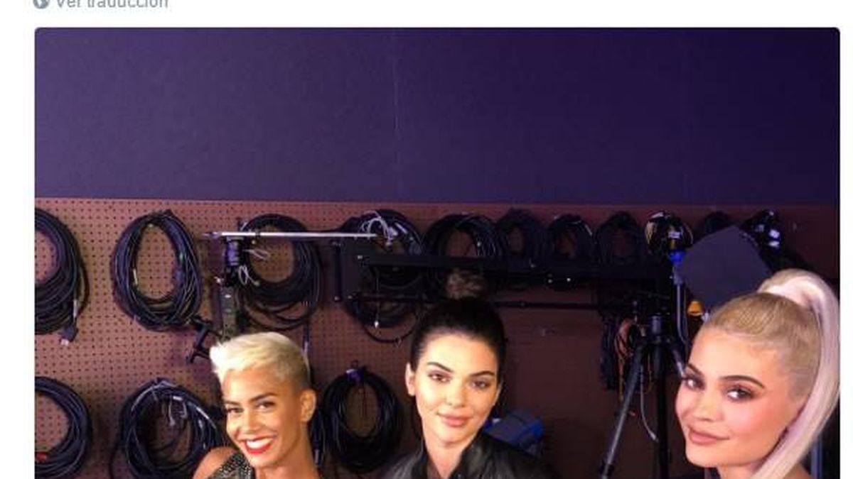 Kendall Jenner ya luce morritos a lo Kardashian tras confiar en la silicona