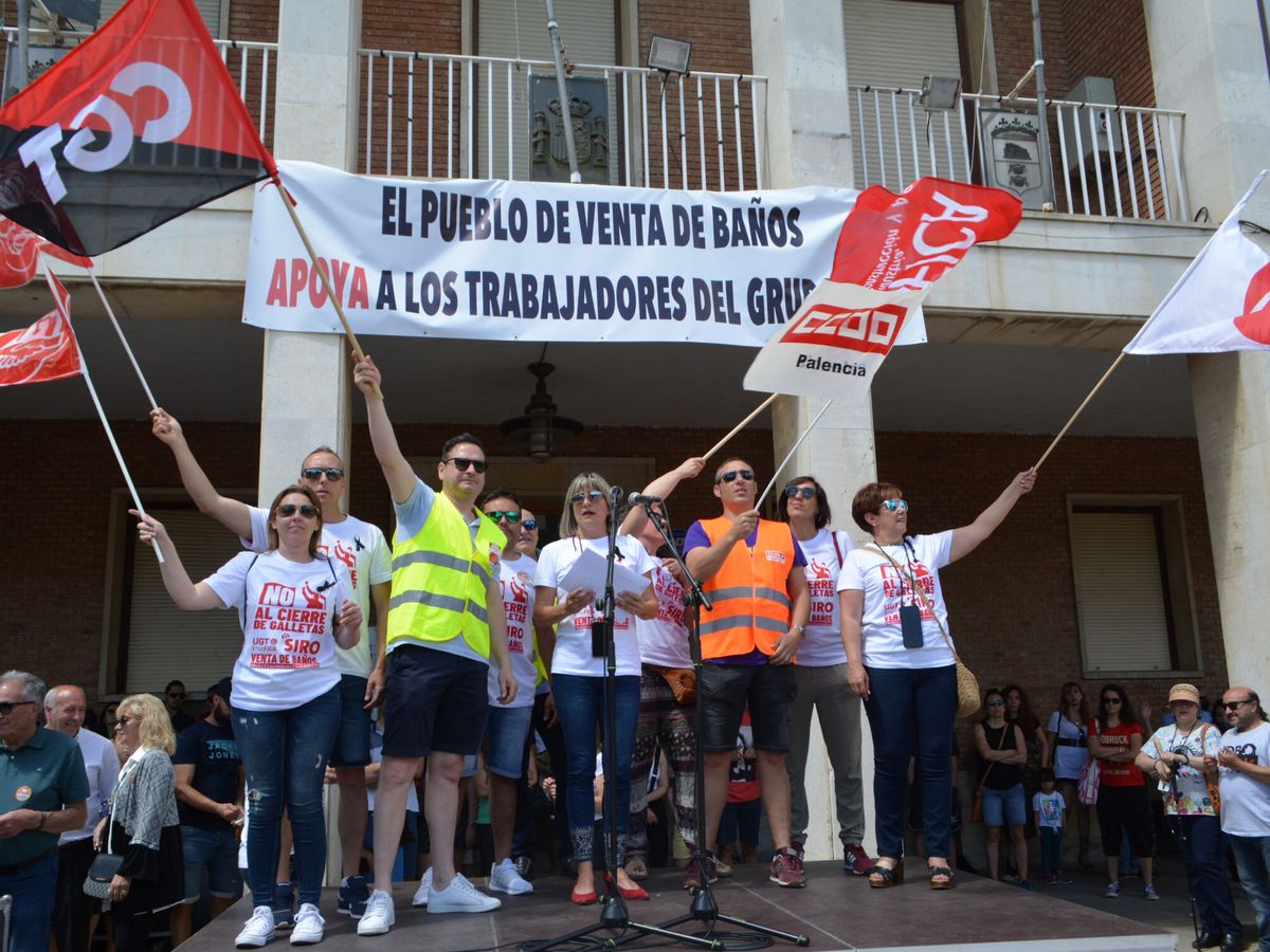 Foto: Protesta en apoyo al Grupo Siro en Palencia. (EFE/Almudena Álvarez)