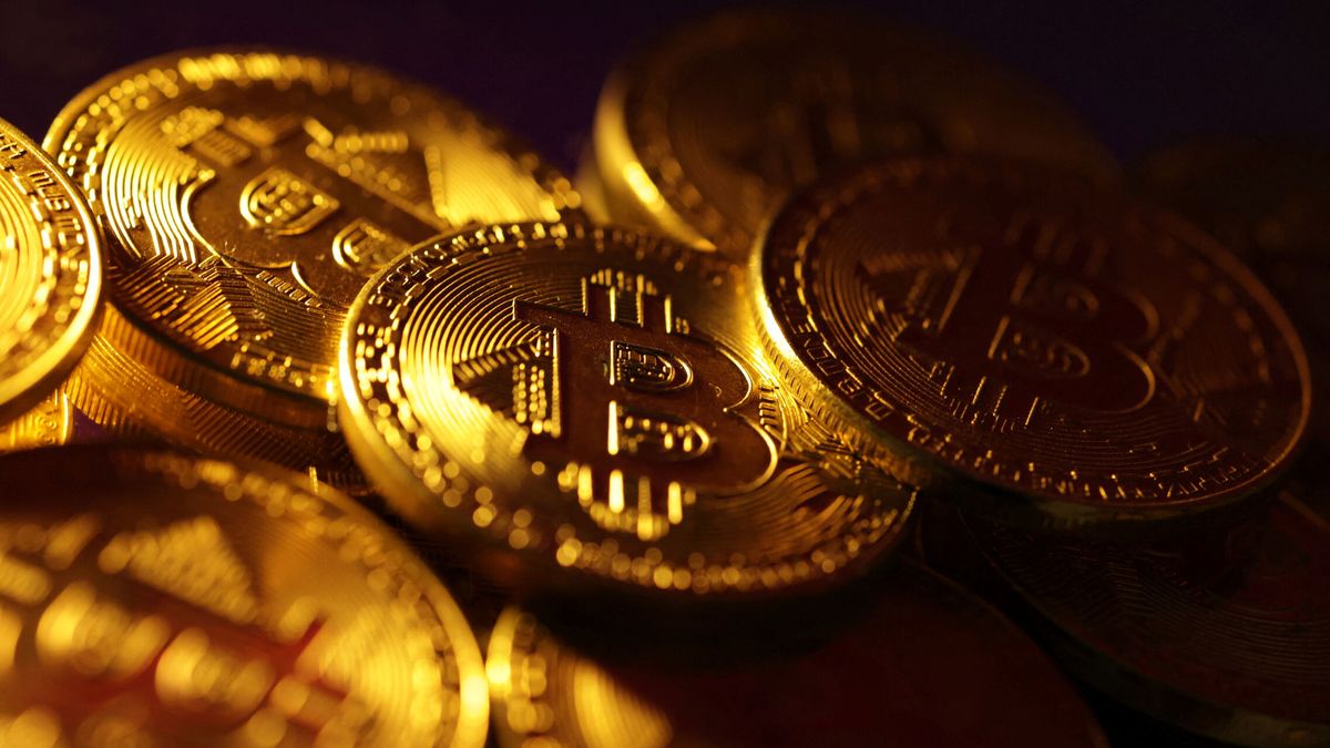 BlackRock hace volar al bitcoin hasta los 34.000 dólares tras los rumores sobre su ETF 