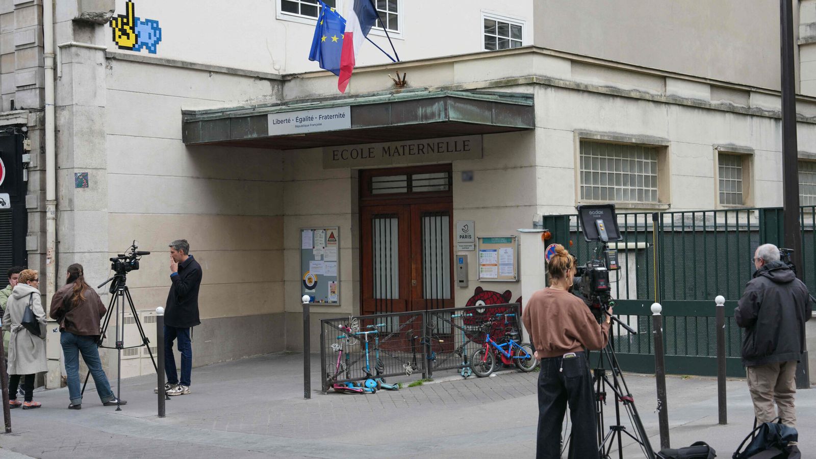 Más de 100 denuncias en Francia destapan el agujero por el que se les cuelan agresores en los colegios