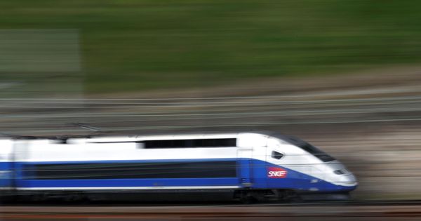 Foto: Las estatales Renfe y SNCF operan actualmente rutas desde Barcelona con Francia con trenes TGV. (Reuters)