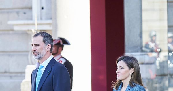 Foto: Los Reyes en la ceremonia de bienvenida al presidente luso en el Palacio Real. (Limited Pictures)