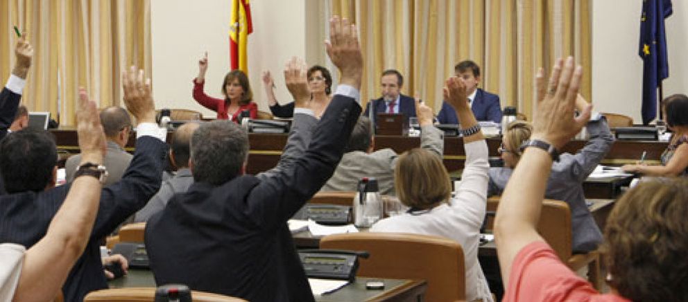 Foto: El PSOE se quita los complejos y da barra libre a los despidos