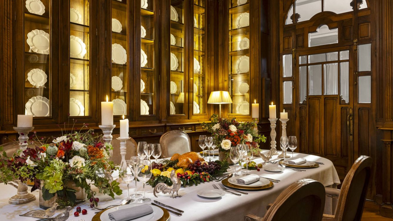 Foto: La elegante cena de Acción de Gracias en la biblioteca del hotel Urso. (Cortesía)
