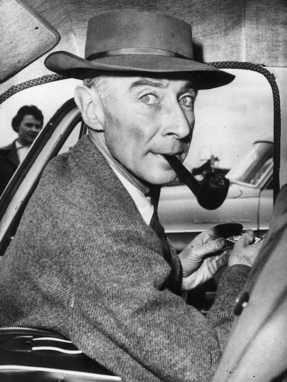 Julius Robert Oppenheimer en París en 1958. (Getty/Central Press)