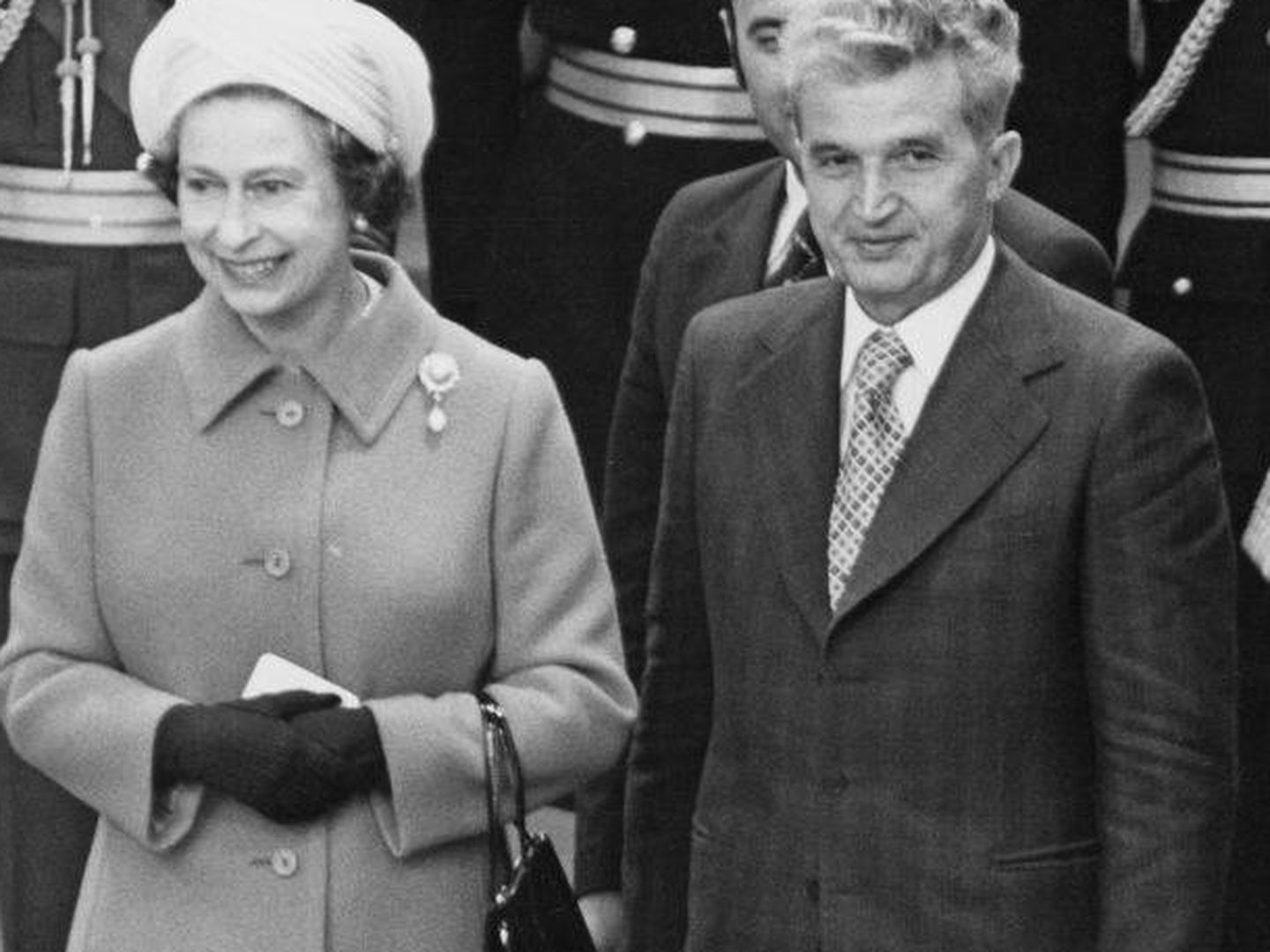 Isabel II junto a Nicolae Ceau?escu en 1978. (Getty)