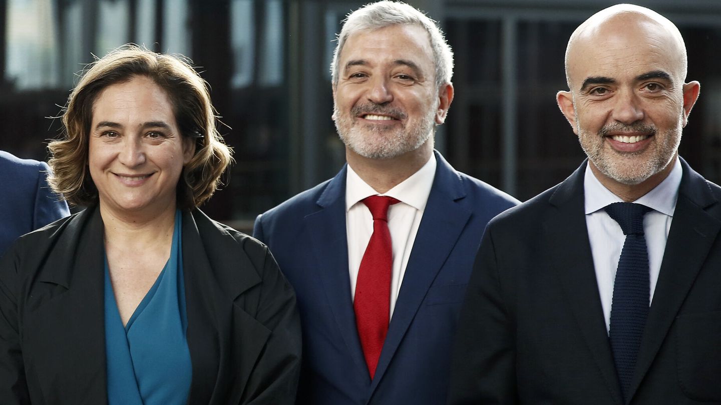 Ada Colau, Jaume Collboni y Daniel Sirera, esta semana. (EFE/Andreu Dalmau) 