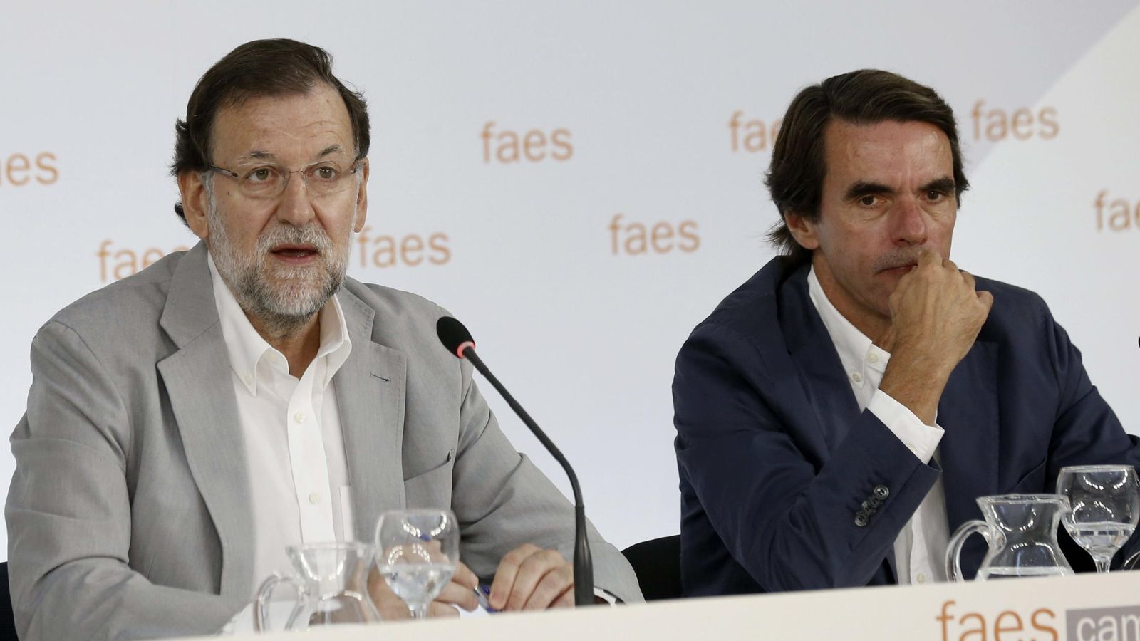 Foto: Aznar no esconde su incomodidad con el PP de Rajoy. (EFE)