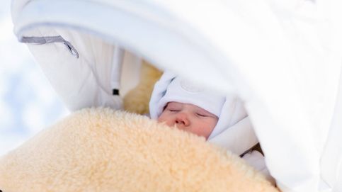 Las claves de la extraña siesta nórdica: ¿por qué hacen que los bebés duerman así?