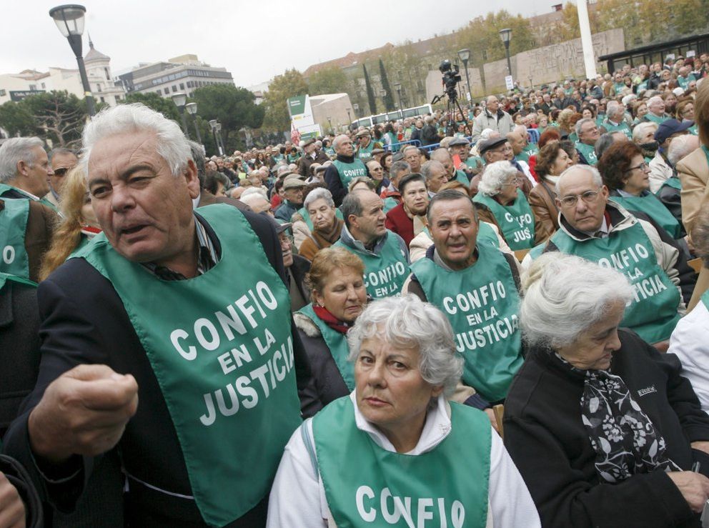 Foto: Miles de personas protestan en Madrid por intervenciones de Fórum y Afinsa