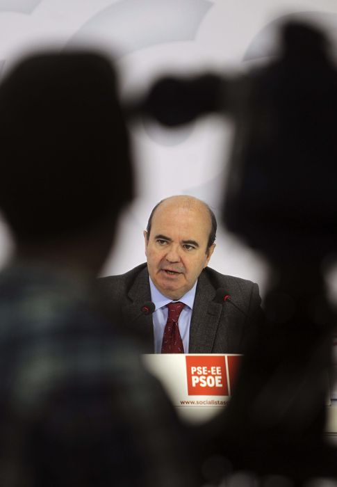 Foto: El secretario de Ciudad y Política Municipal del PSOE, Gaspar Zarrías. (EFE)