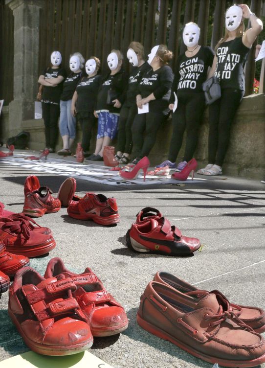 Foto: Concentración contra la violencia de género en Santiago de Compostela. (EFE)
