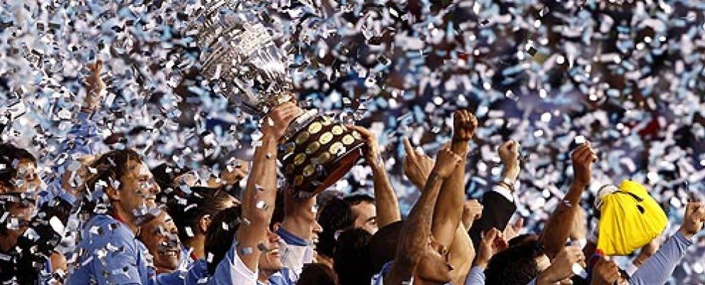 Foto: Luis Suárez y Forlán convierten a Uruguay en campeón de la Copa América