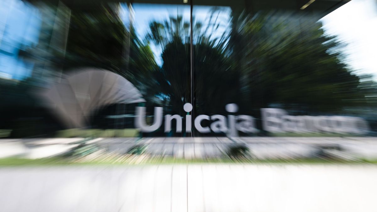 El accionista Olivo (5%) pide explicaciones a Unicaja sobre la fusión con Liberbank