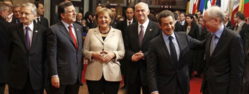 Foto: Moncloa culpa a Bernardino León de la ausencia de Zapatero en la foto del rescate a Grecia