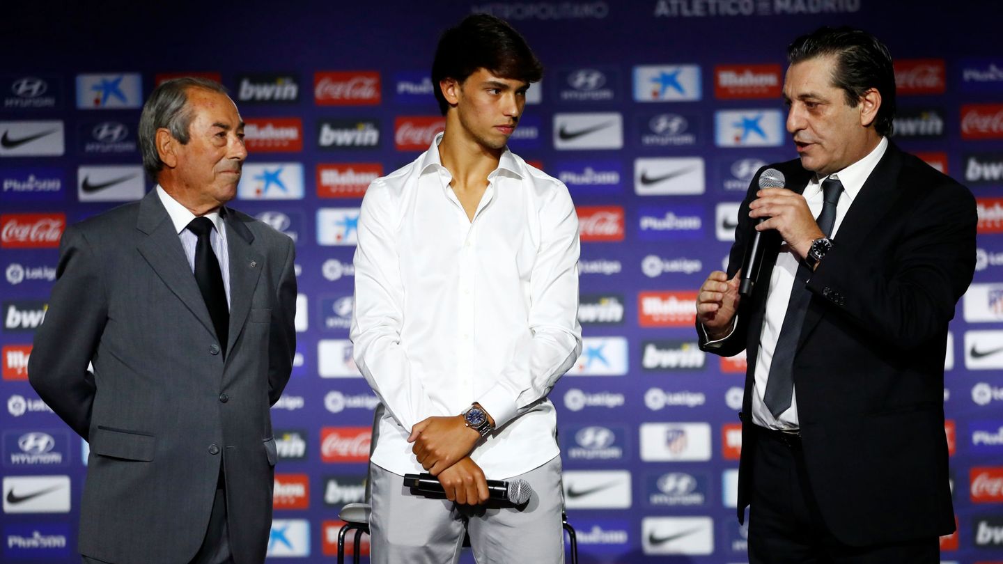 Paulo Futre en la presentación de Joao Félix con el Atlético de Madrid. (Reuters)
