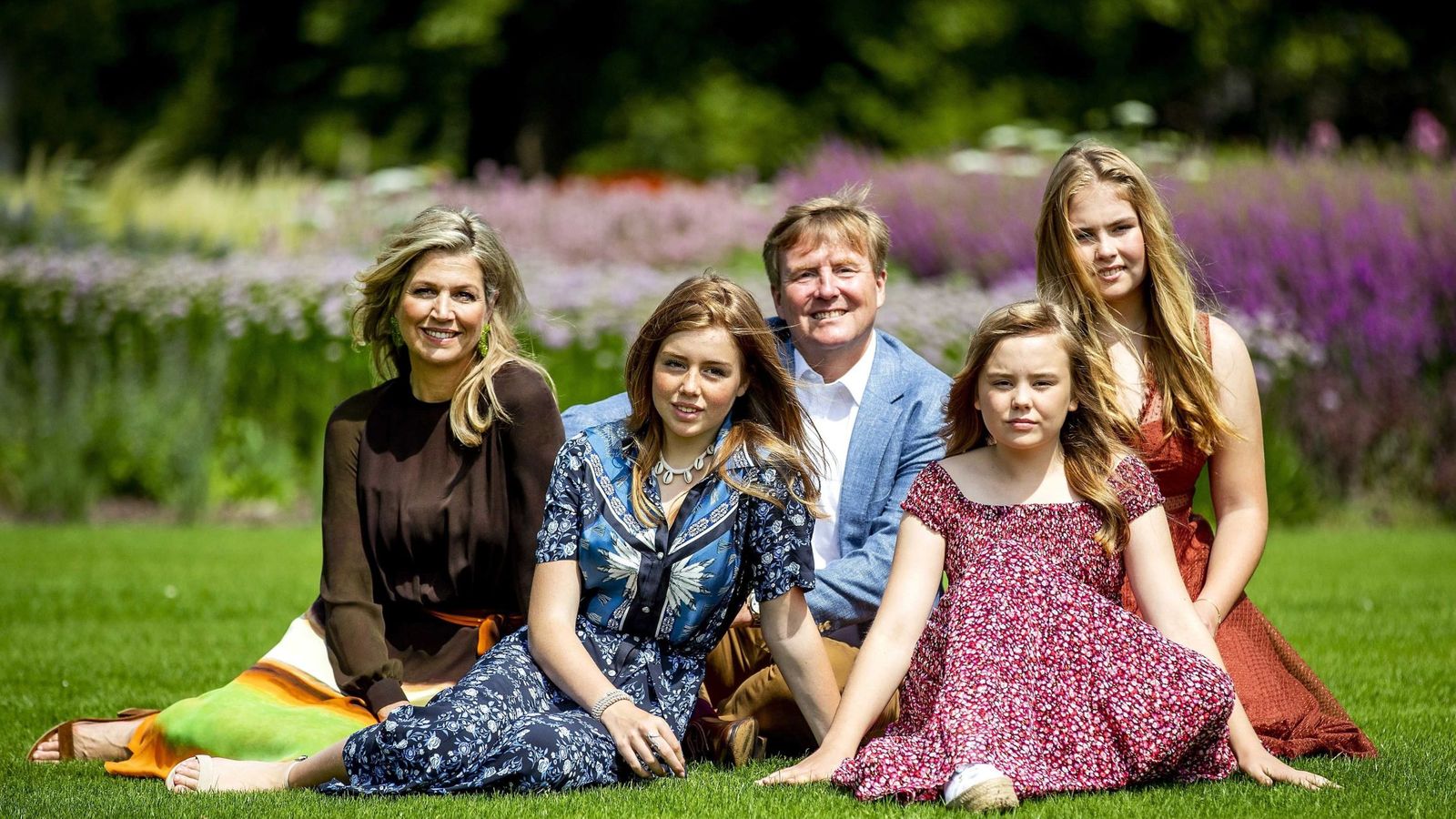 Foto: Los reyes de Holanda junto a sus hijas. (EFE)
