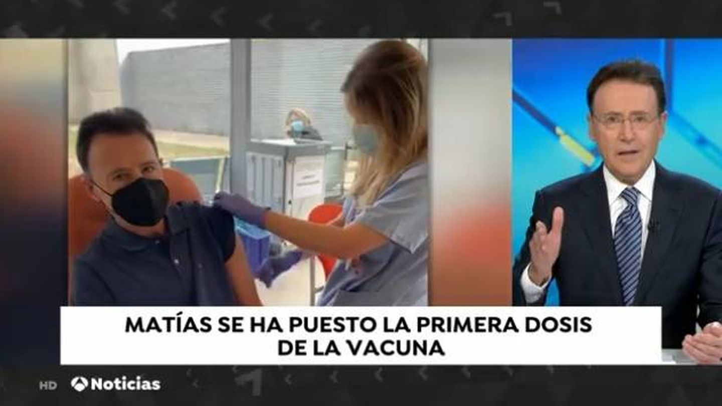 Matías Prats contando cómo le ha ido con la vacuna. (Antena 3).