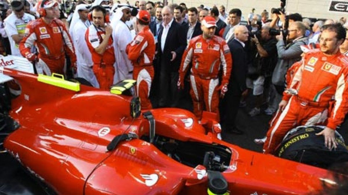 El jeque de Emiratos Árabes le regala al Rey dos Ferrari valorados en 500.000€
