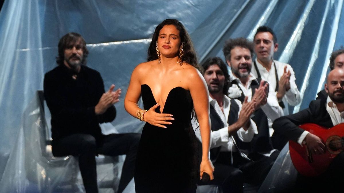 De Carlos Herrera a Laura Escanes: Rosalía arrasa entre los famosos con su histórica actuación en los Latin Grammy 2023