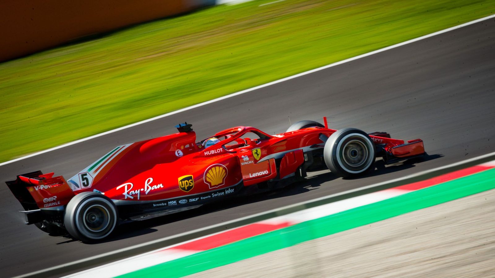Foto: Sebastian Vettel durante los entrenamientos de Montmeló. (EFE)