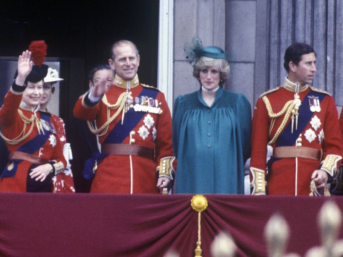 Foto: El duque de Edimburgo y Diana de Gales, en 1982. (Cordon Press)