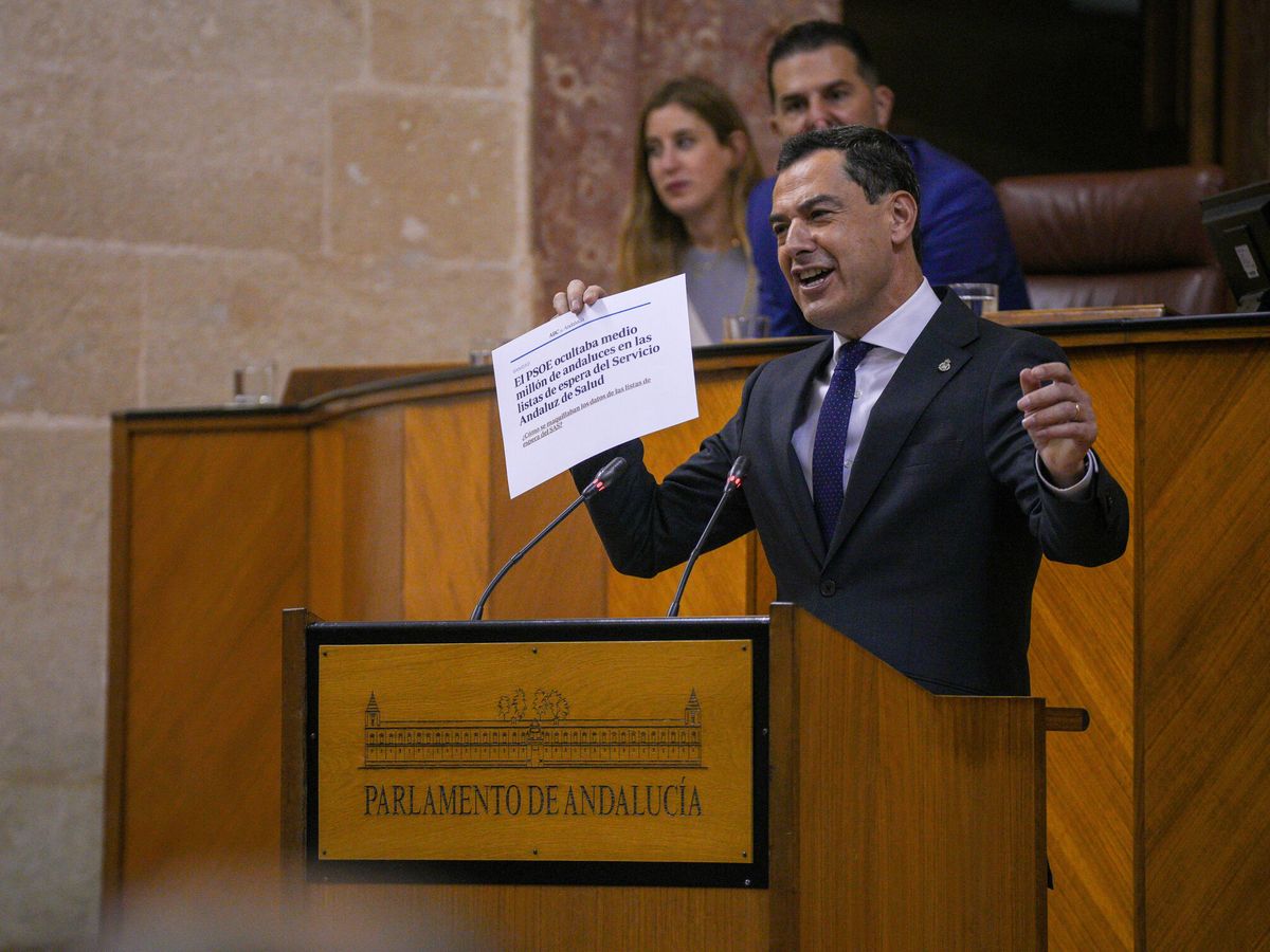Foto: El presidente de la Junta de Andalucía, Juanma Moreno, durante el debate sobre el estado de la comunidad. (Europa Press/Francisco J. Olmo)