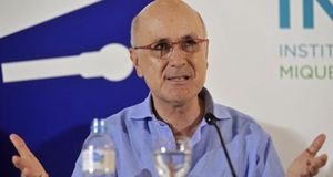 Guerra llama a movilizarse a los ‘descamisados’ andaluces tras las acusaciones de Duran