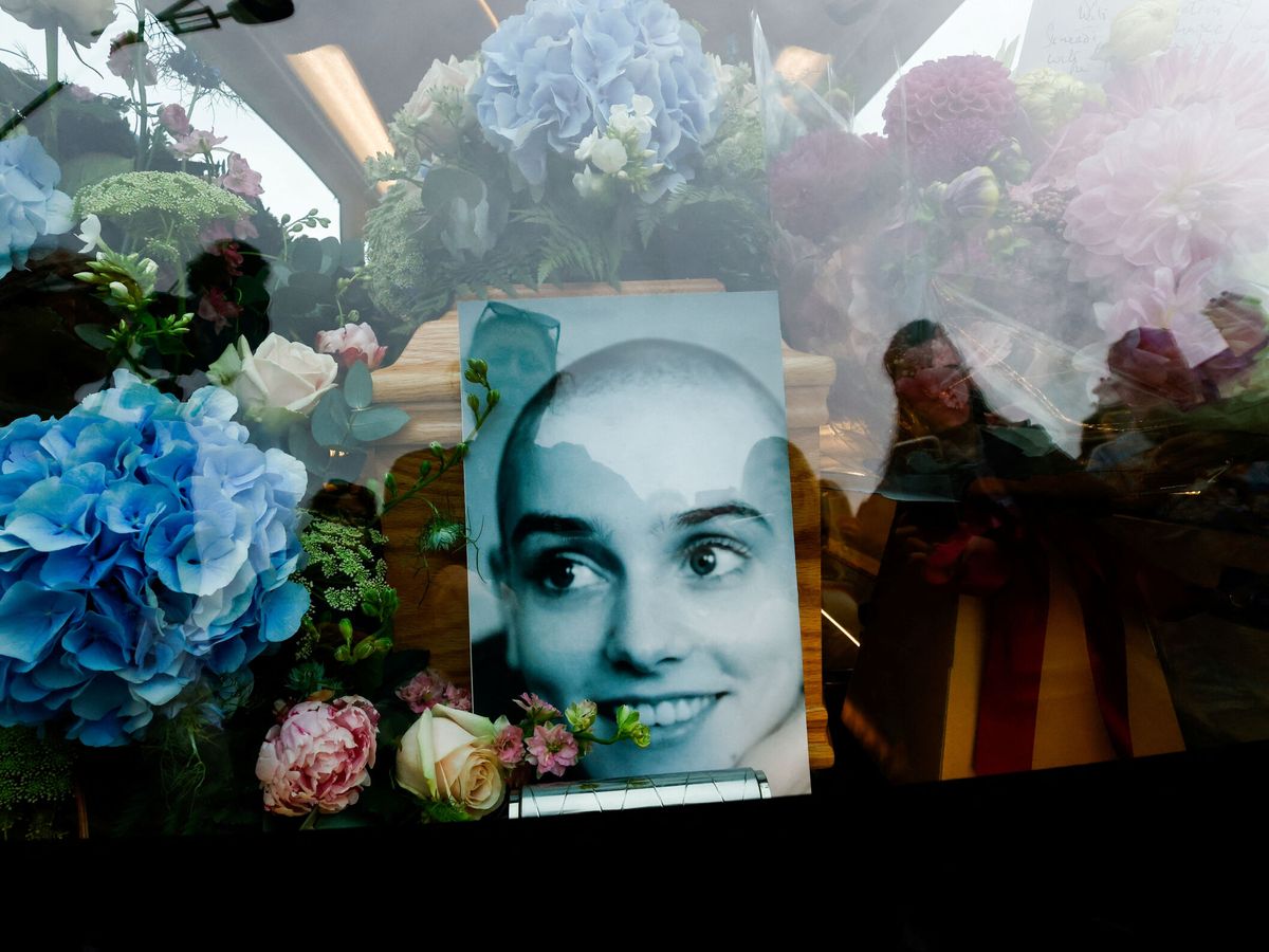 Foto: Funeral de Sinéad O'Connor en Irlanda. (Reuters/Clodagh Kilcoyne)