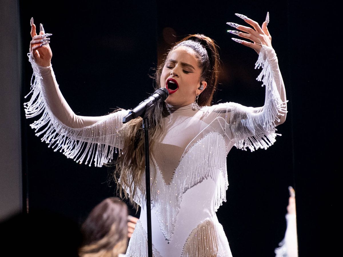 Foto: Rosalía, actuando en los Grammy de enero de 2020. (Getty)