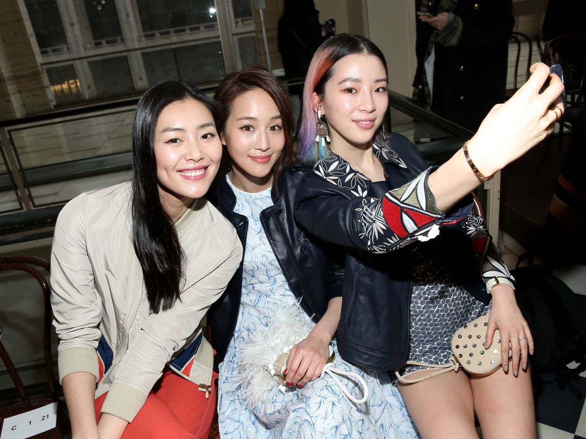 Foto: Liu Wen, Janine Chang e Irene Kim, en la Semana de la Moda de Nueva York de 2016. (Getty)