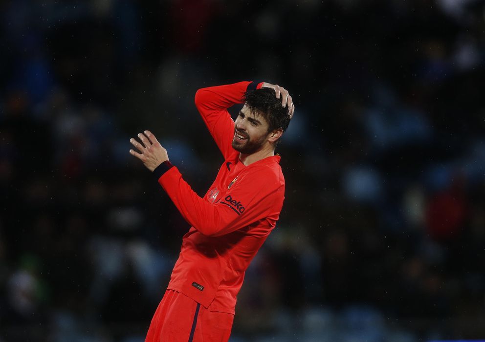 Foto: Gerard Piqué gesticula durante un partido con el Barcelona (AP).