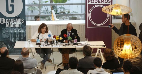 Foto: Presentación del acuerdo entre Ganemos Madrid y Podemos en enero de 2015 para concurrir juntos a las elecciones bajo las siglas de Ahora Madrid. (EFE)