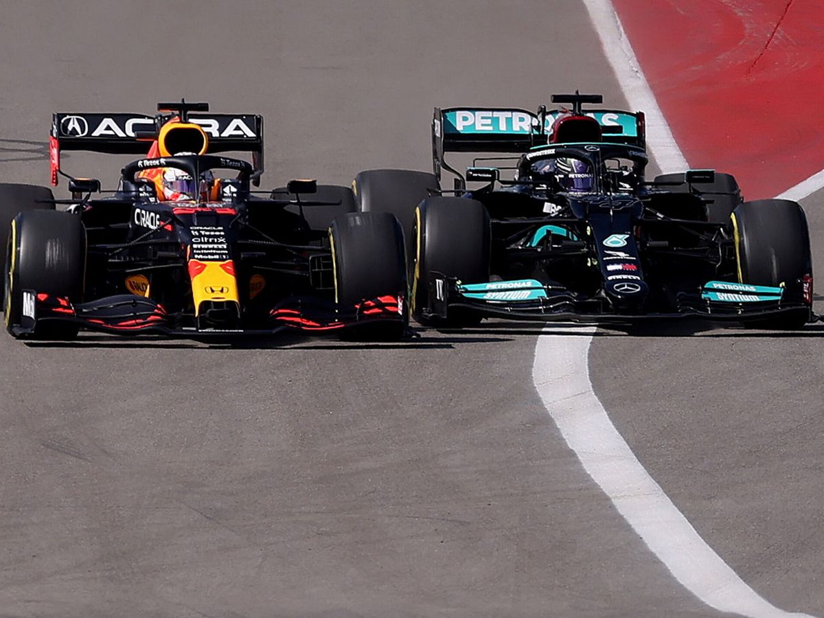 Foto: Hamilton y Verstappen, un duelo salvaje esta temporada. (Reuters/Mike Blake)