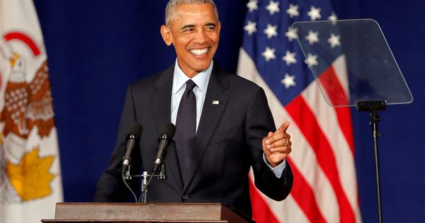 Foto: El expresidente Barack Obama durante el discurso en la Universidad de Illinois. (Reuters)